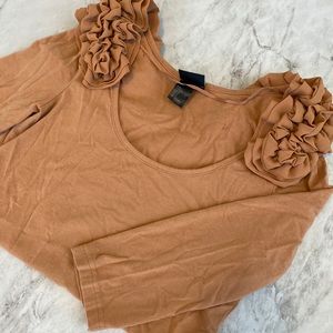 HM Ruffled Shoulder Top